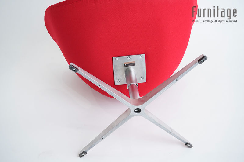 サムネイル： Fritz Hansen  SWANチェア　レッド