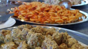 セロリのサラダ、サフランミートボール他