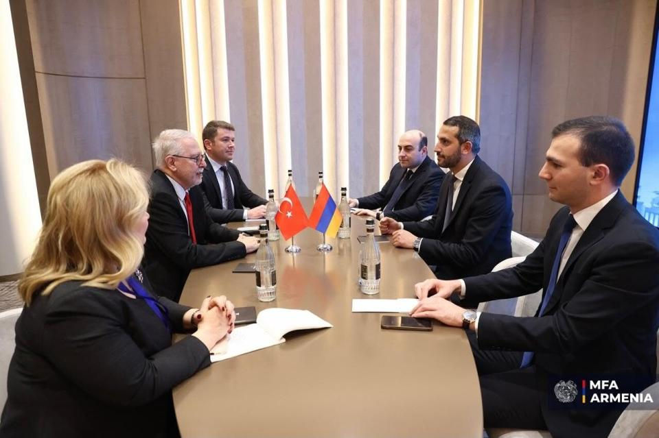 Armenia: rapida realizzazione del collegamento ferroviario con la Turchia