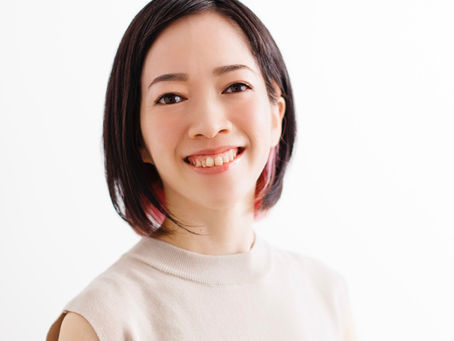 はじめまして、鈴木靖世です。