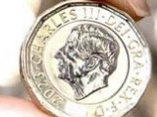 Moedas do rei Carlos III:
As moedas ganharam novos desenhos e representações no Reino Unido