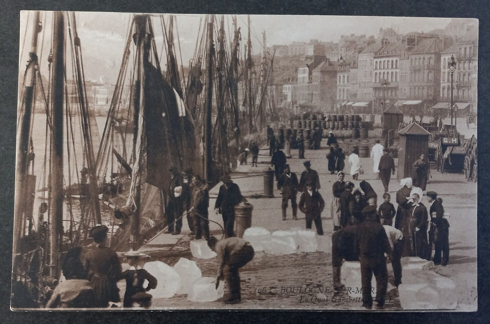 Undated France Postcard-The Quai Gambetta Unused No stamp