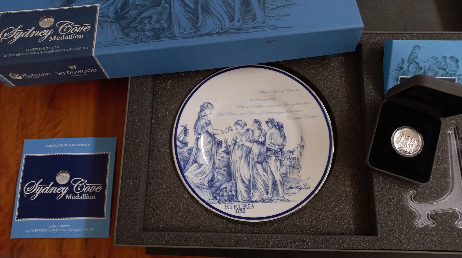 2010 Australia Sydney Cove Etruria 1oz silver (.999) coin & Wedgwood Plate set