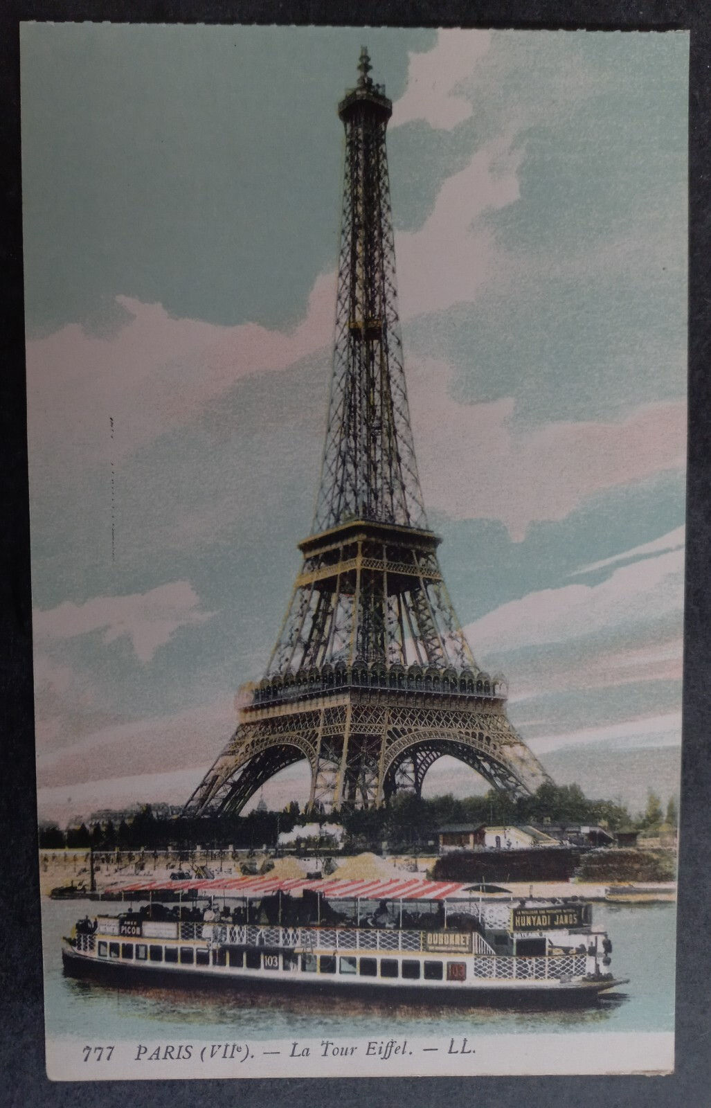 Undated France Postcard-The Eiffel Tower Unused No Stamp