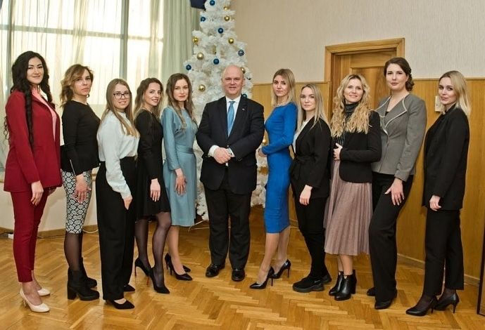 Финалистки конкурса "Королева на заводе"