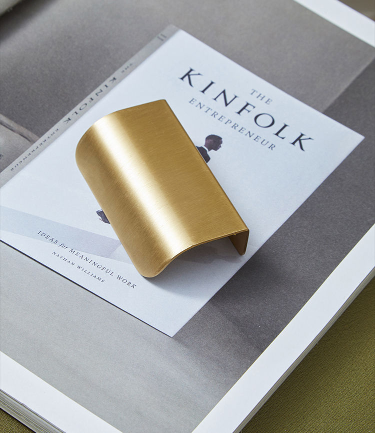 Thumbnail: CINDY HANDLE