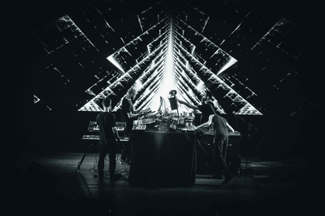 Bruno Bez + TSOS Live Cinema