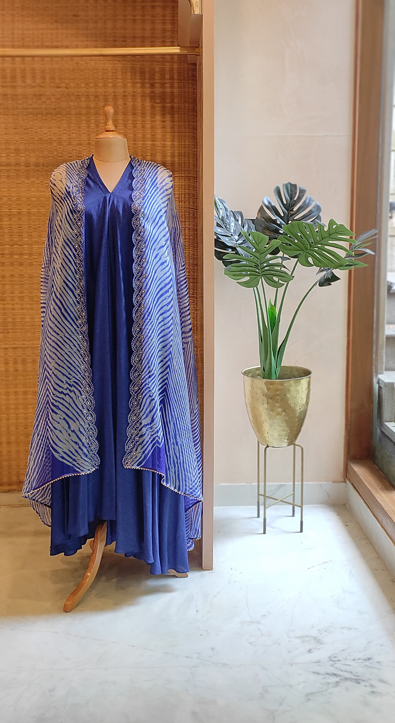 Leheriya Cape With Asymmetric Dress