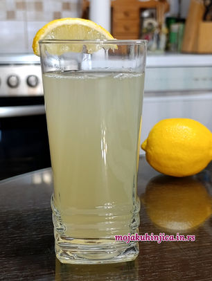 OSVEŽAVAJUĆI NAPITAK OD LIMUNA, DJUMBIRA I CIMETA