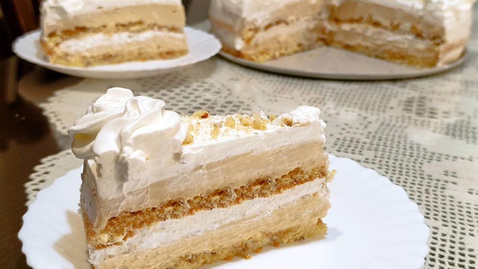 KARAMEL TORTA SA LEŠNICIMA