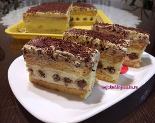 KOLAČ SA ROLERIMA I VANILA KREMOM