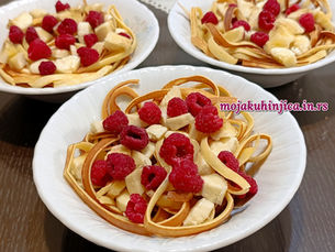 WAFFLE & ŠPAGETI DESERT