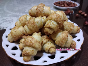 KIFLICE SA LEŠNICIMA I SMEDJIM ŠEĆEROM