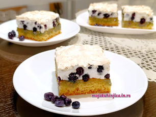 KOLAČ SA BOROVNICAMA