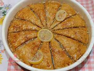 HRSKAVA I SOČNA BAKLAVA SA ORASIMA