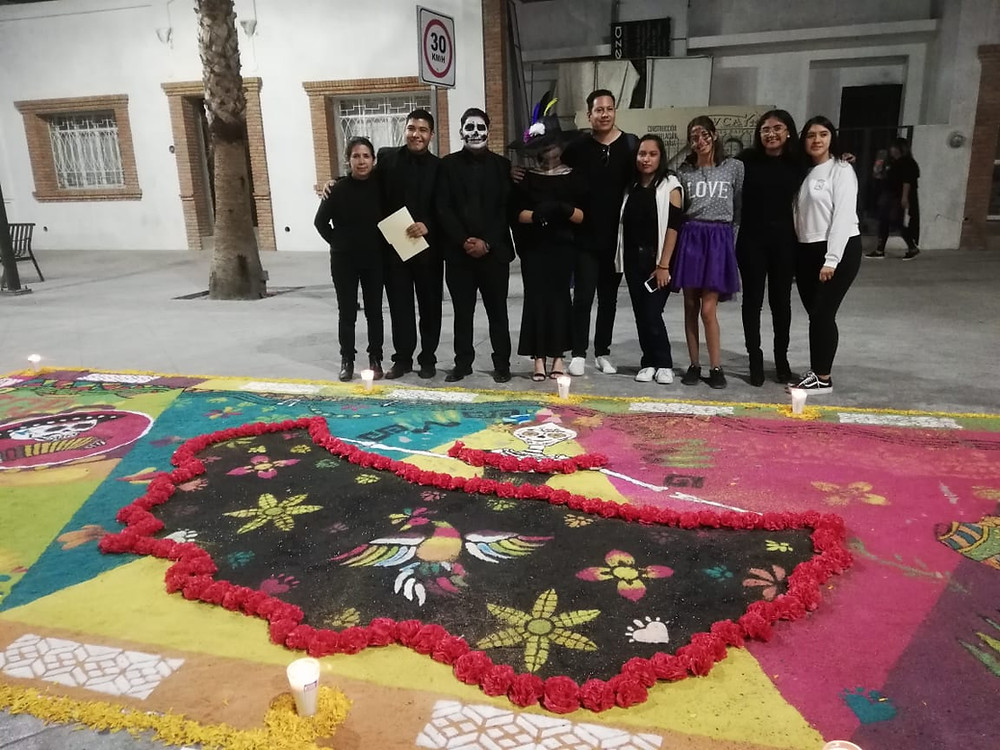 Mejor Tapete Alusivo al Día de Muertos en donde el Instituto Gómez Palacio fue el que obtuvo el primer lugar.