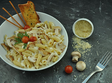 penne pasta with oyster musroom and garlic bread