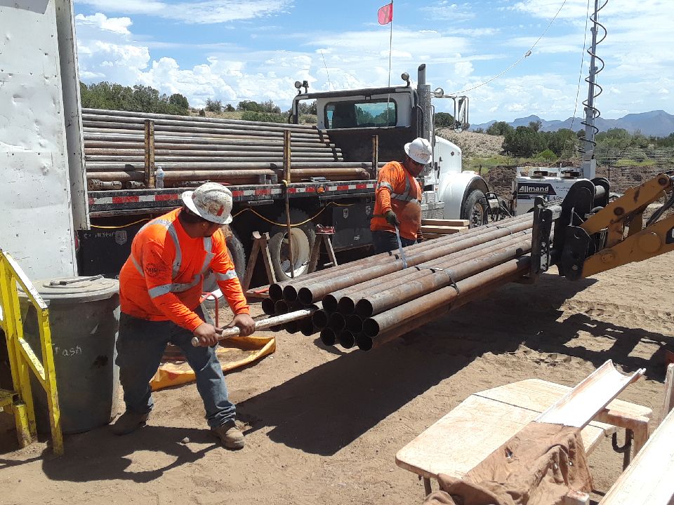 Maneuvering casing