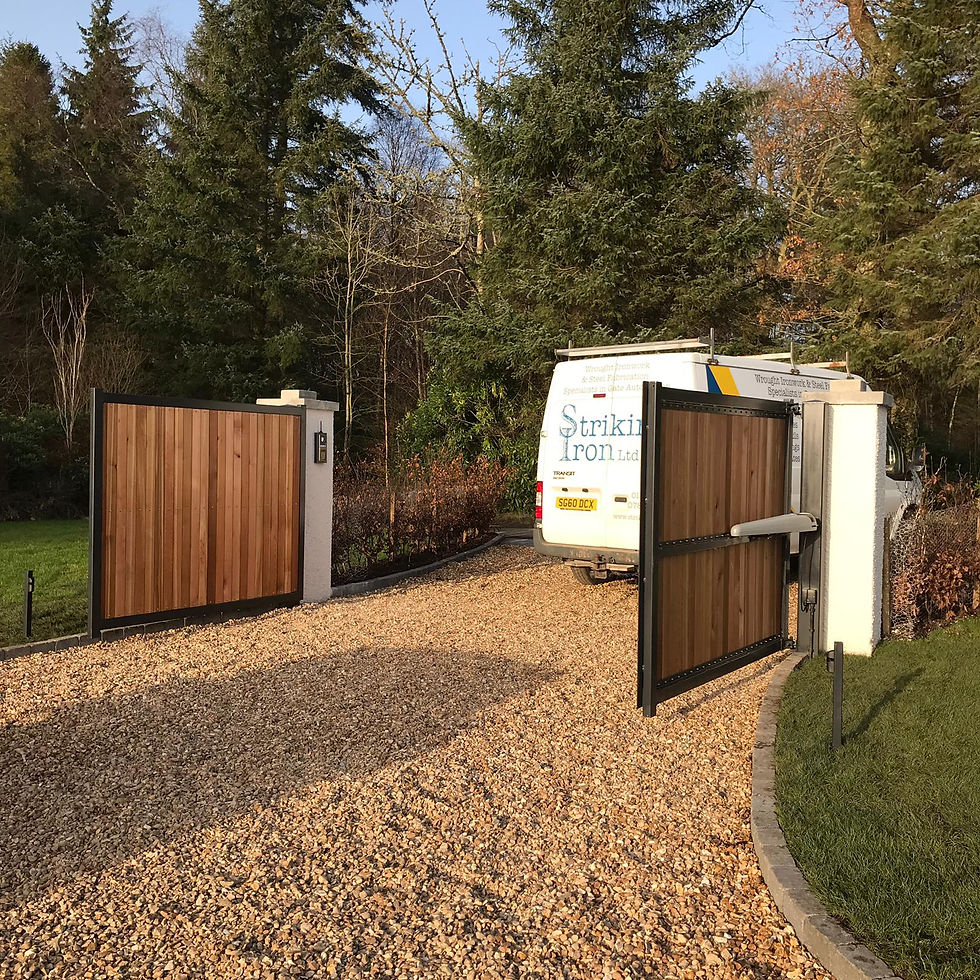 Design MTG15 - Cedar Driveway Gates