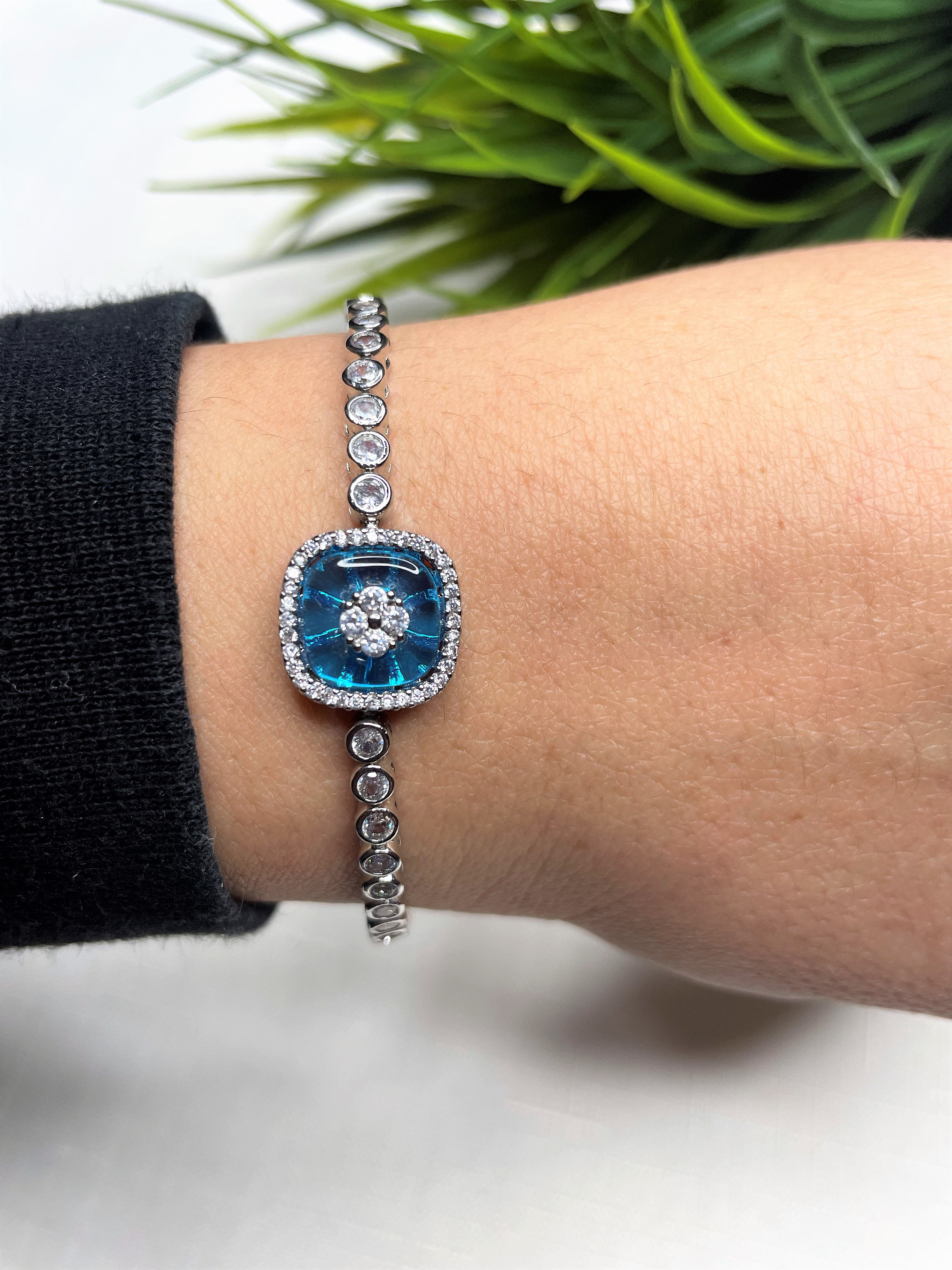 Vip Suyolu Tekli Kare Camgöz Bileklik