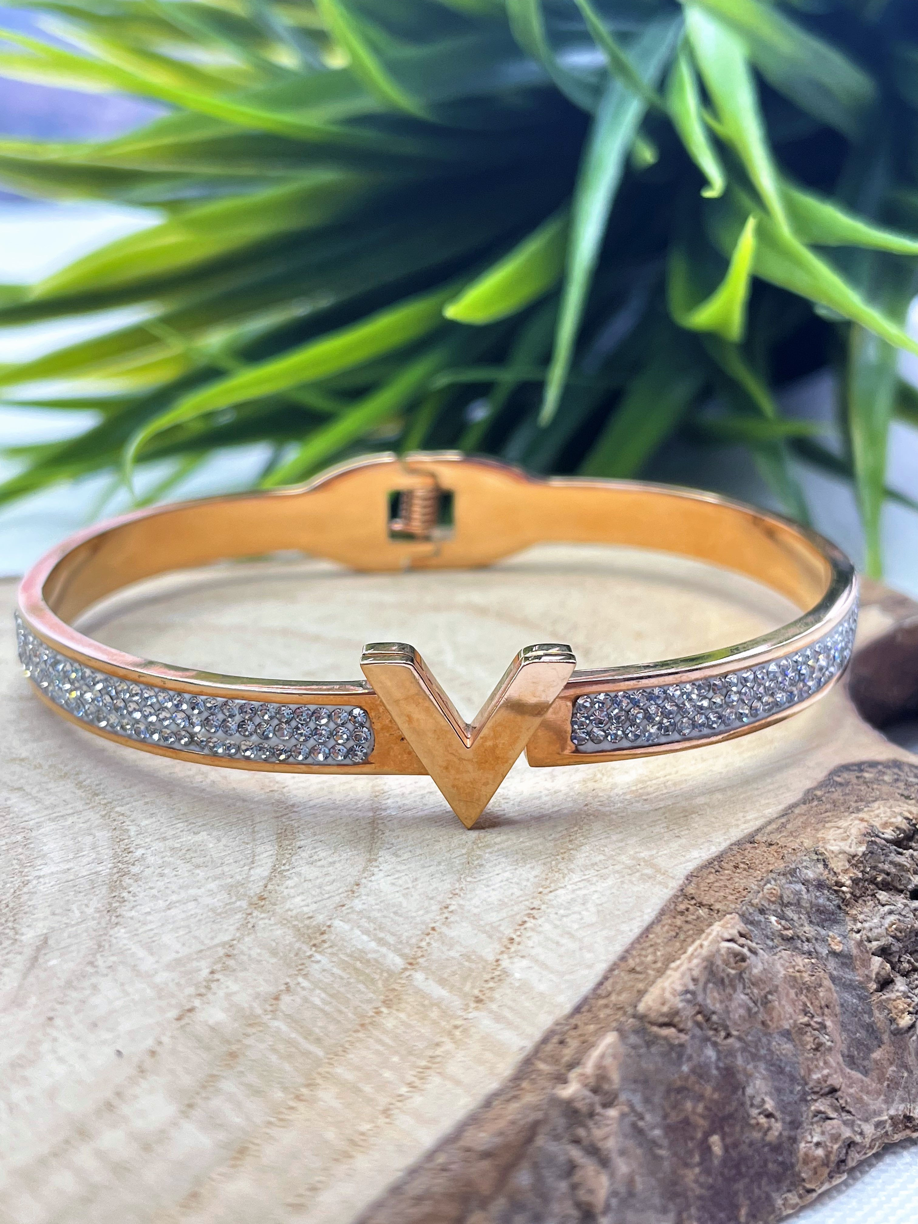 Zirkon Taşlı Çelik Kelepçe