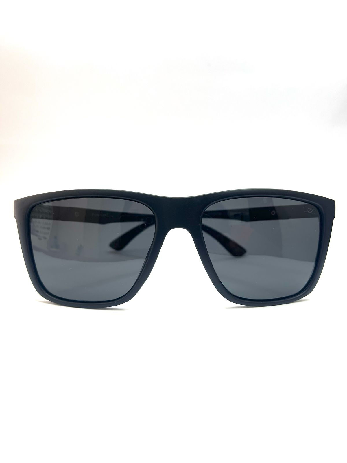 Óculos de Sol Masculino Ozzy – Clássico Preto com Lentes Cinza