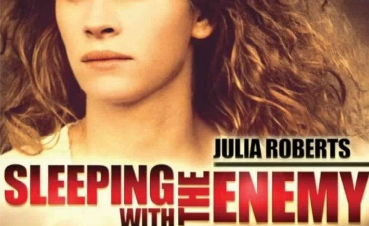 Película de Julia Roberts “Durmiendo con el Enemigo” tendrá remake