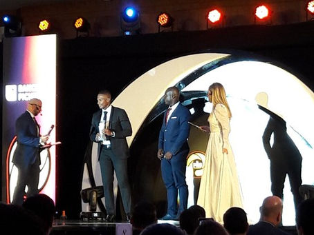 #ElPro Antonio Valencia recibió un premio por su trayectoria