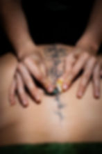 Massage holistique Cristal Harmony pierre dos
