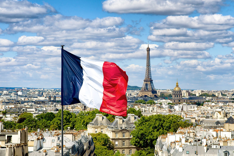 316639-2022x1348-french-flag-in-paris.jpg
