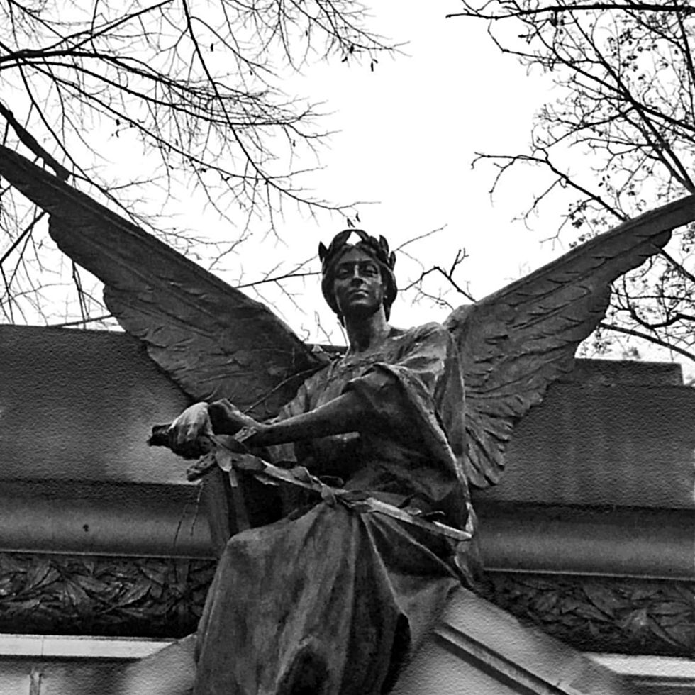 077 AngelOpenWingsSword