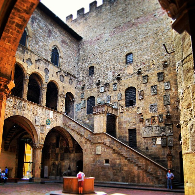 bargello courtyard