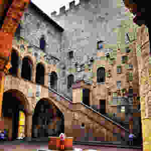bargello courtyard