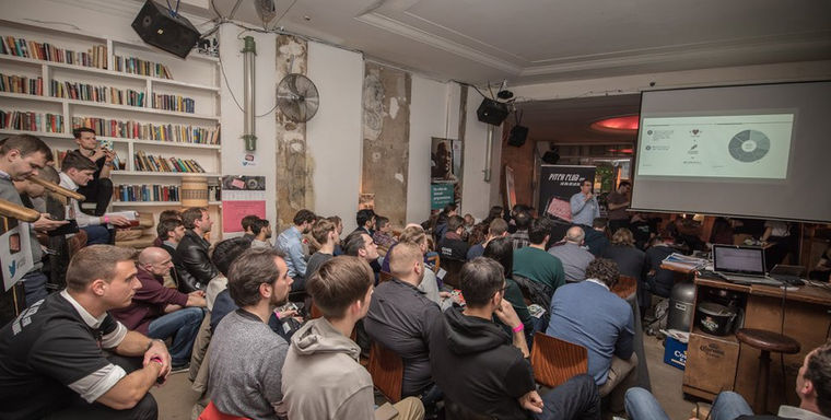 Vortragsraum, Lesebühne