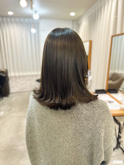オリーブベージュ