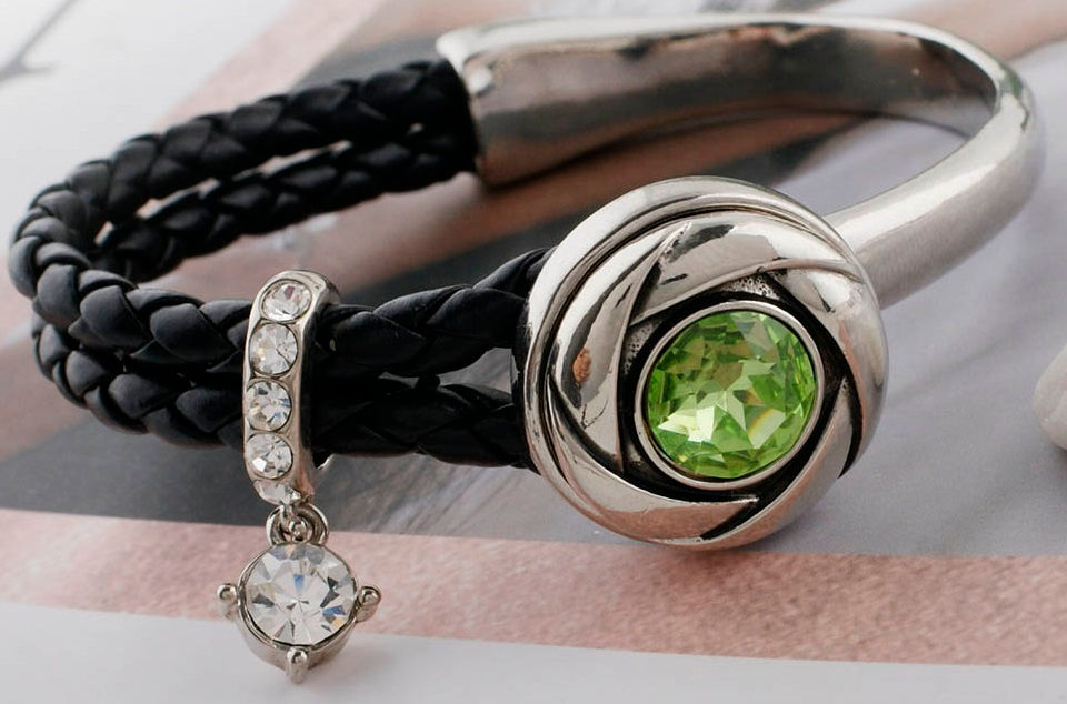 Thumbnail: 18mm/20mm Green Center Rhinestone w/Overlapping Border Snap (1820-5682C)