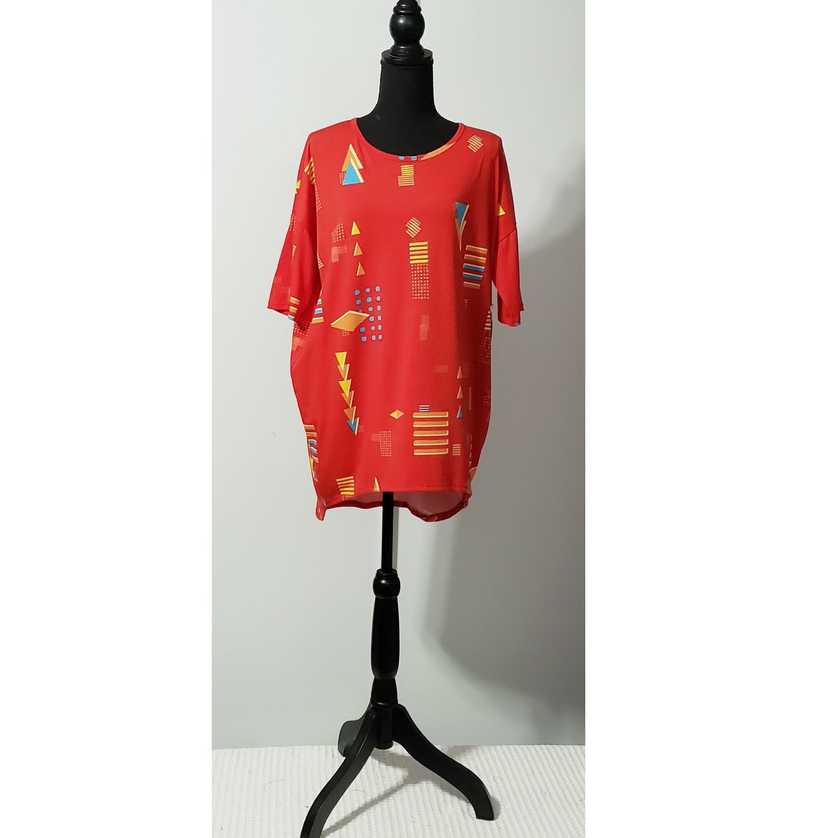 LuLaRoe Irma Orangish Red Geometric Shirt (7107-IRMA-SMALL-E1)