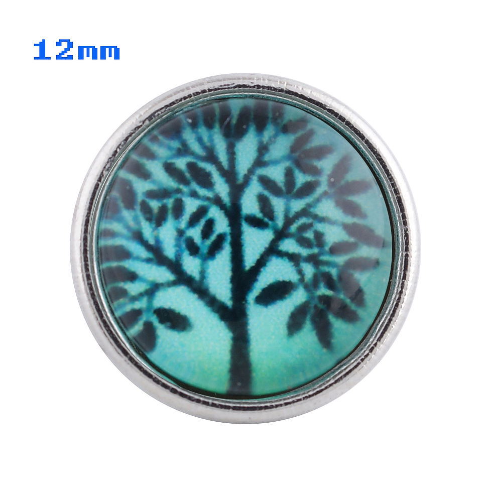 12mm Black Tree w/Green Background Snap (12~0025T)