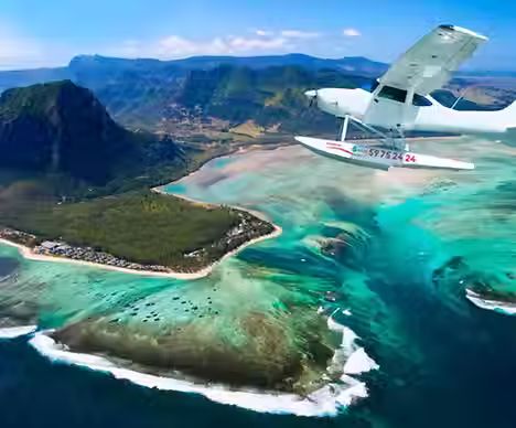 hydravion-Aventure-maurice-.avif