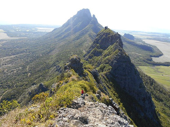 montagne-des-3-mamelles-île-maurice.jpg