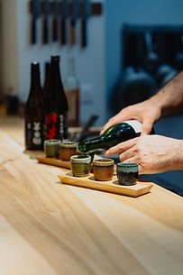 Soirée accord mets et sakés toulouse au comptoir de 8 places du chef Olivier Gulizzi.