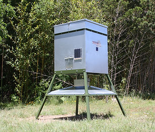 ELIMINATOR CORN FEEDER