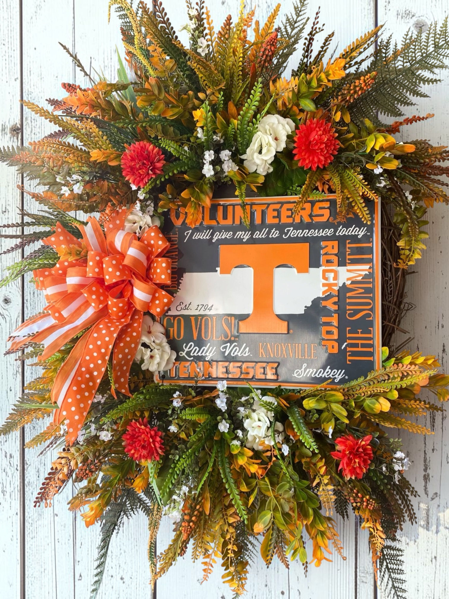 30" Tennessee Volunteers Football Wreath - Vols
