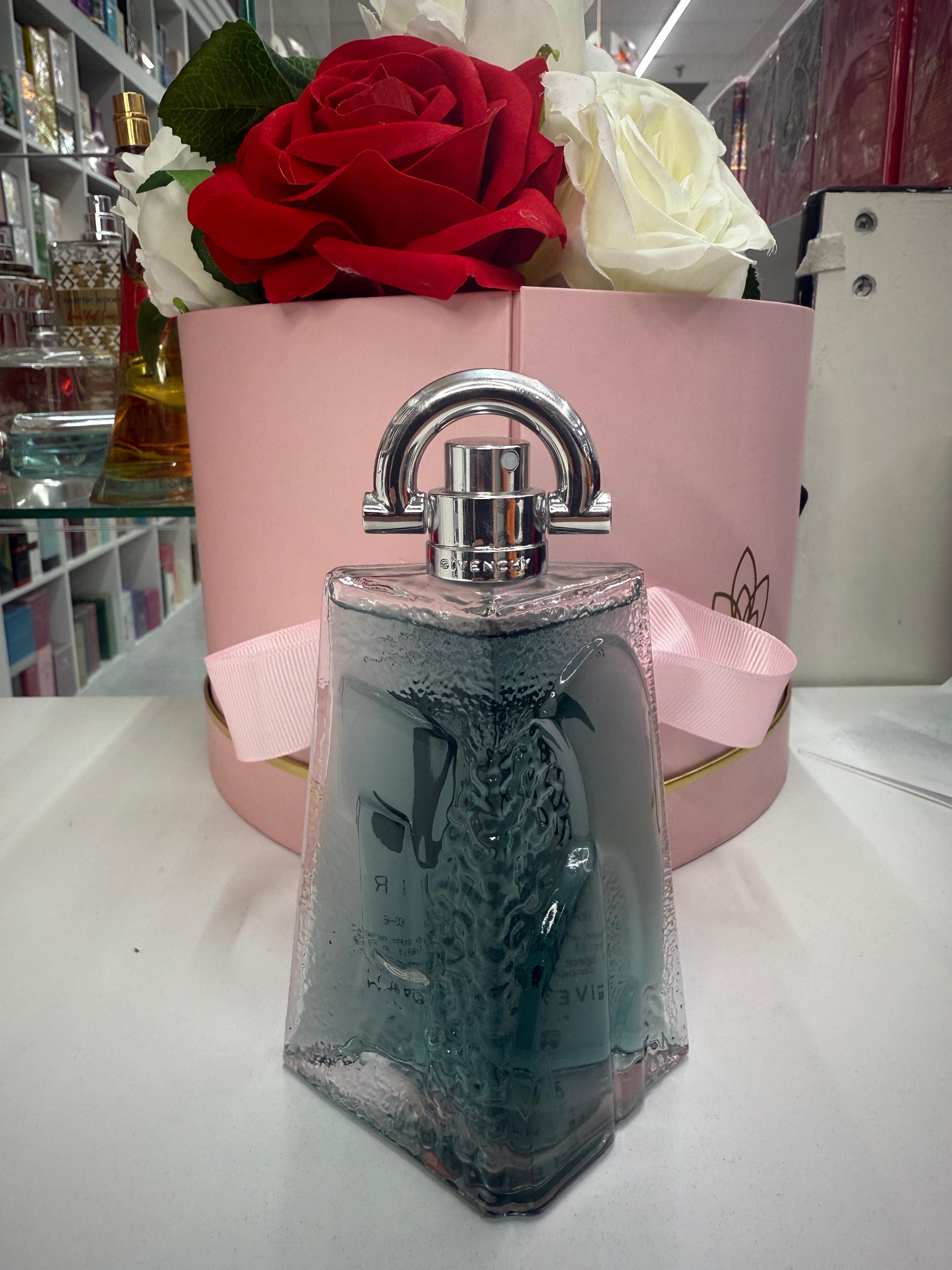 Givenchy Paris pie Air Eau De Toilette Fraiche