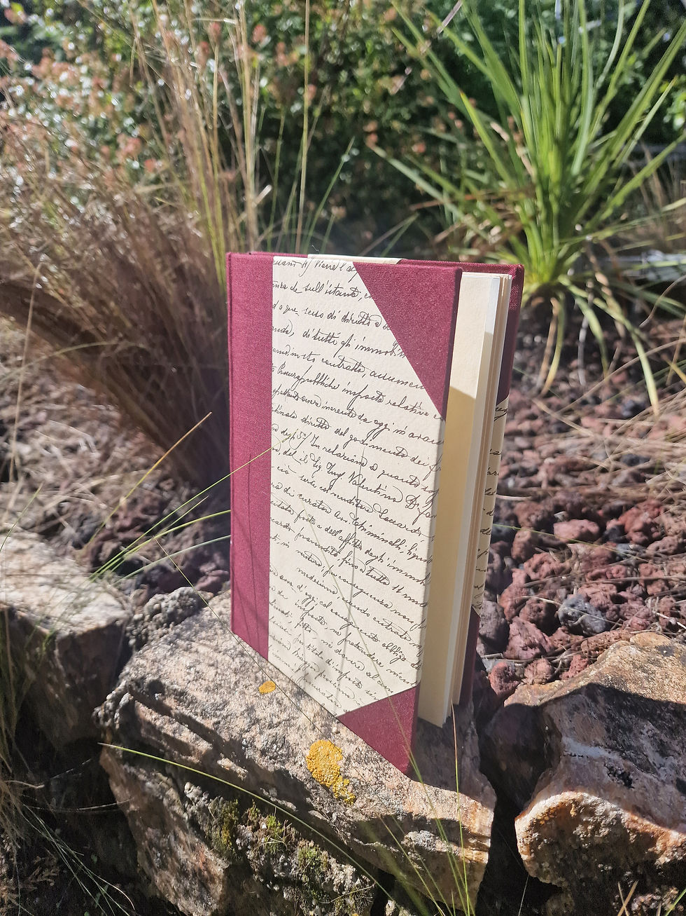 Carnet blanc, reliure demi toile à coins avec papier écritures