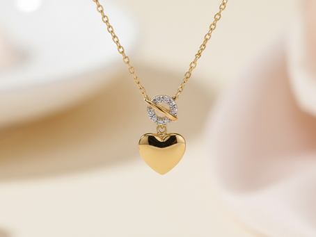 Effortless Elegance: How Lightweight Trendy Chain Pendants Can Instantly Elevate Your Look
