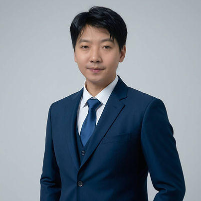 Leo Lyu Profile Photo_edited.jpg