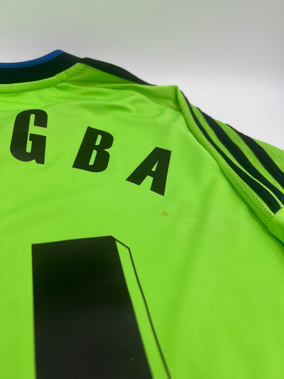 Thumbnail: Chelsea FC 2010/2011 Third Drogba #11 Soccer Jersey (L)