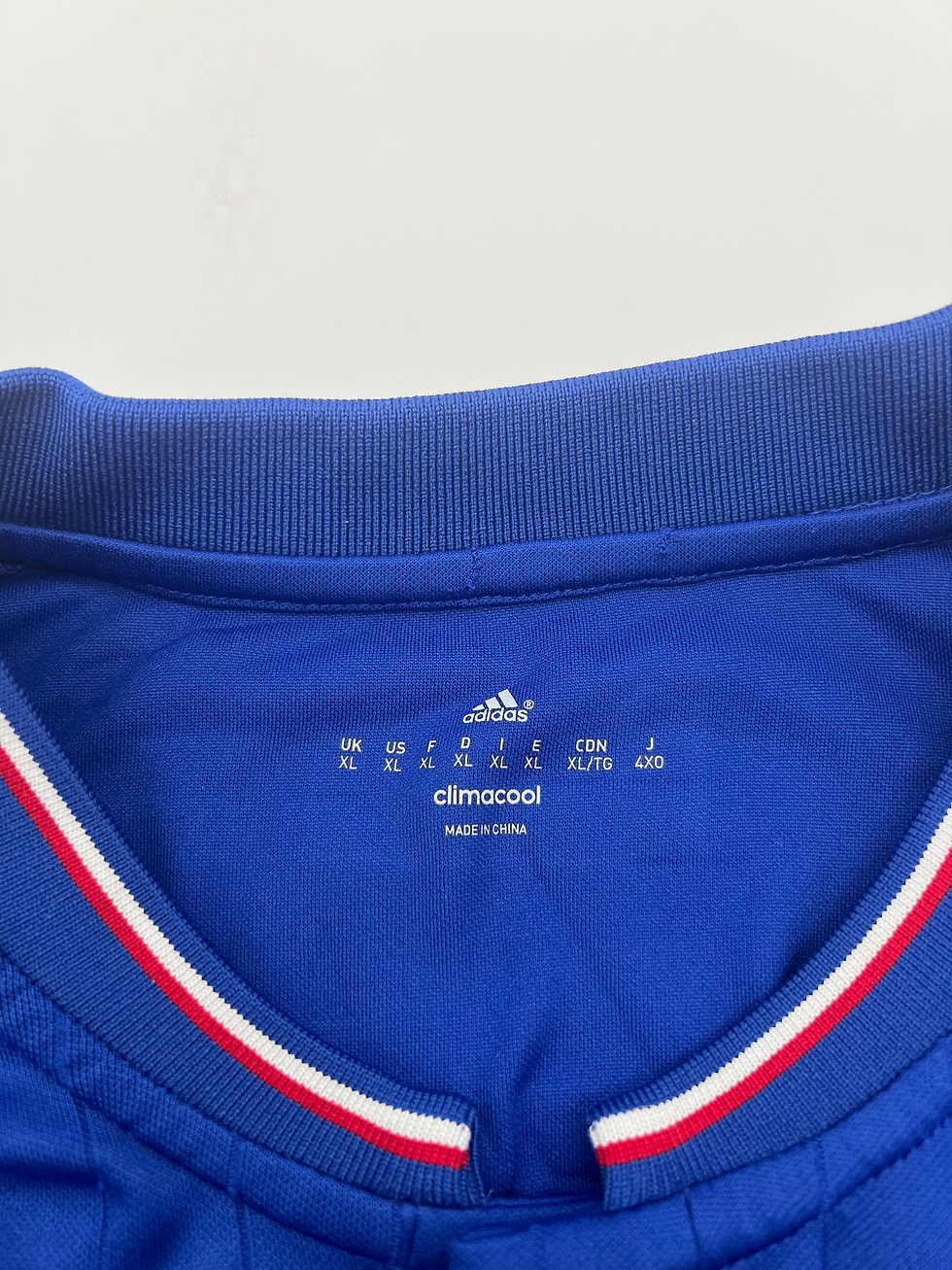 Thumbnail: Hazard Chelsea 2015 Home XL Tags Close Up View 2