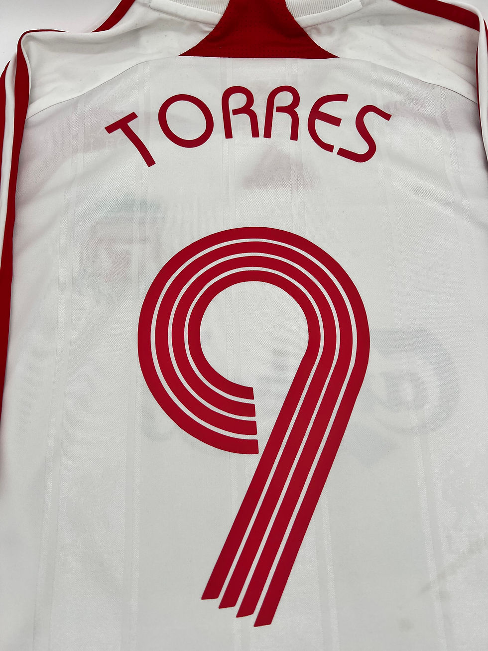 Thumbnail: Liverpool 2007/2008 Away Torres #9 Soccer Jersey (M)